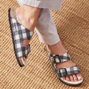 Birkenstock Arizona Shearling Black/White Wool Regular Fit Slide Sandal Size L11